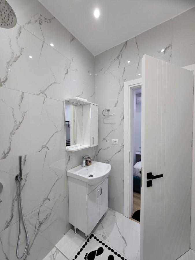 Luxury Room'S By Lika Sarandë エクステリア 写真