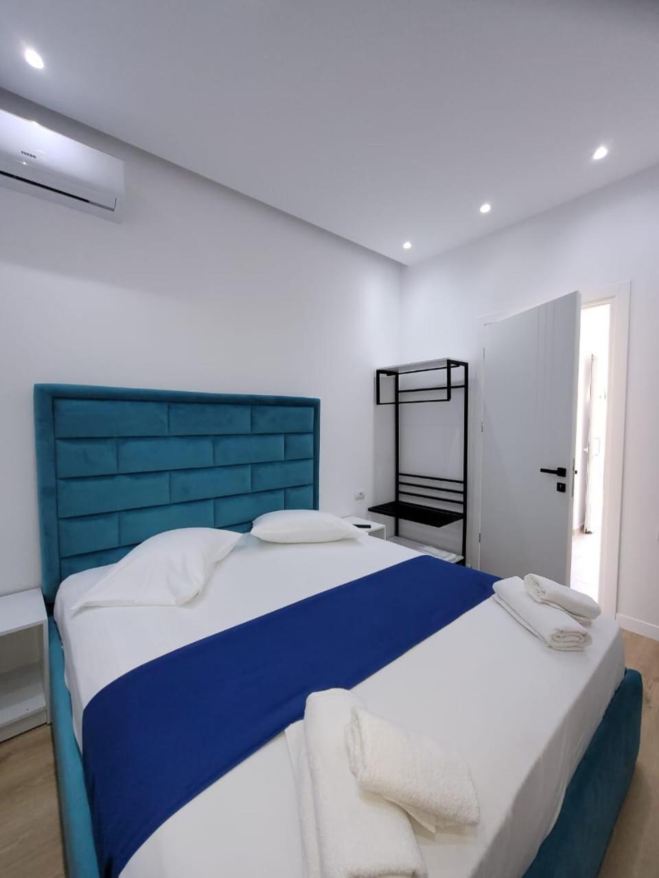 ホテル Vasilika Apartament 1 Sarandë エクステリア 写真